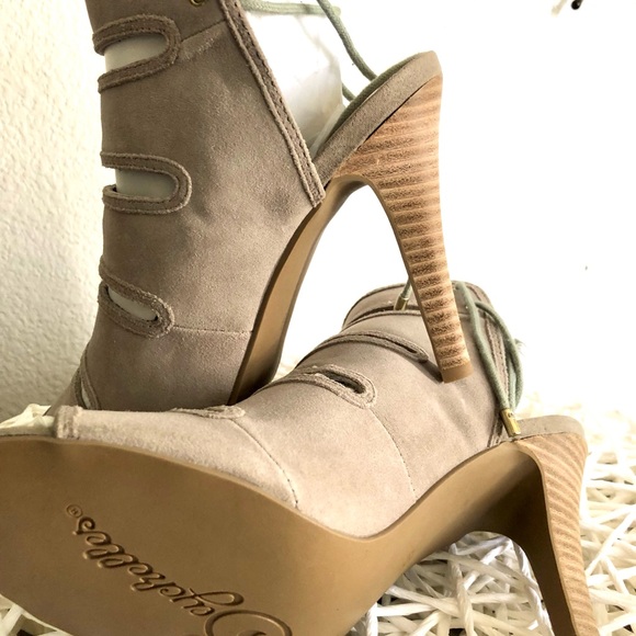 Seychelles “Play Along”- ✨Genuine Suede Leather Lace Up Gladiator Heels!✨ - Picture 5 of 6